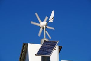 Eoliennes domestiques : sont-elles de vraies alternatives aux panneaux photovoltaïques?