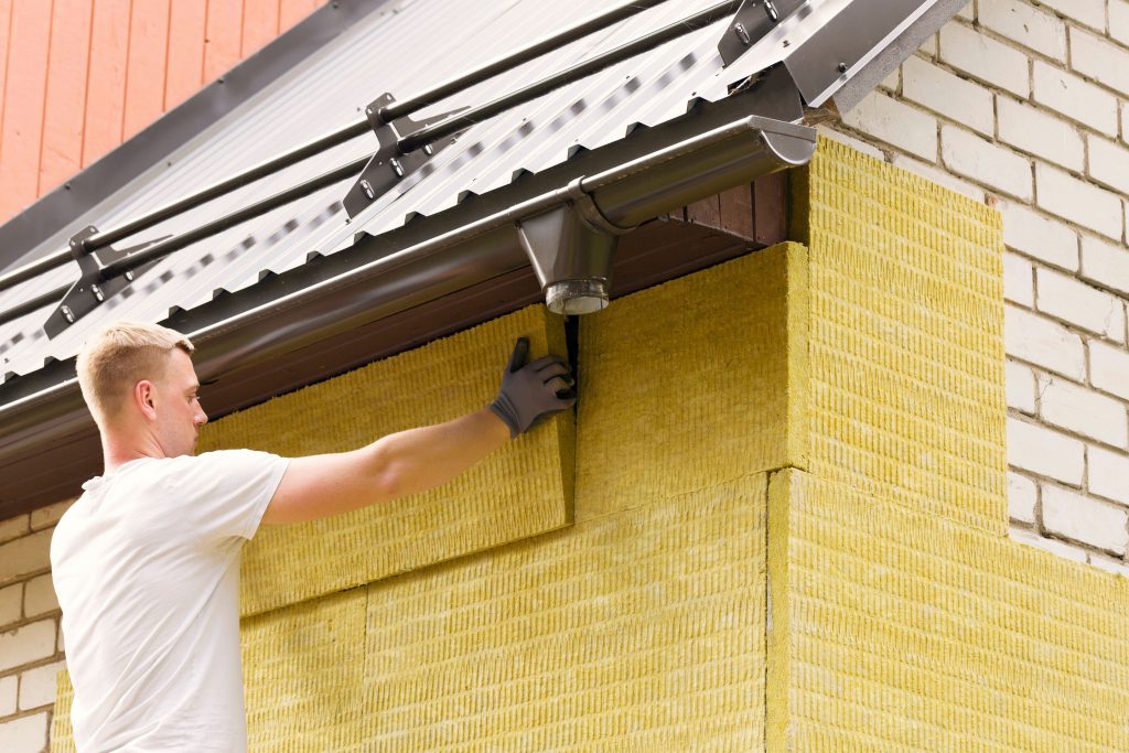 insulating house facade