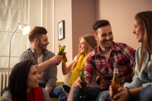 Votre locataire emménage avec de trop nombreuses personnes dans votre logement ? Notre avocat vous conseille !