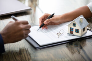Does a lease automatically end on the scheduled date? Here’s what you need to know