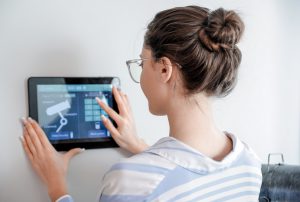 Sécurité : Vaut-il mieux investir dans une caméra ou une alarme ?