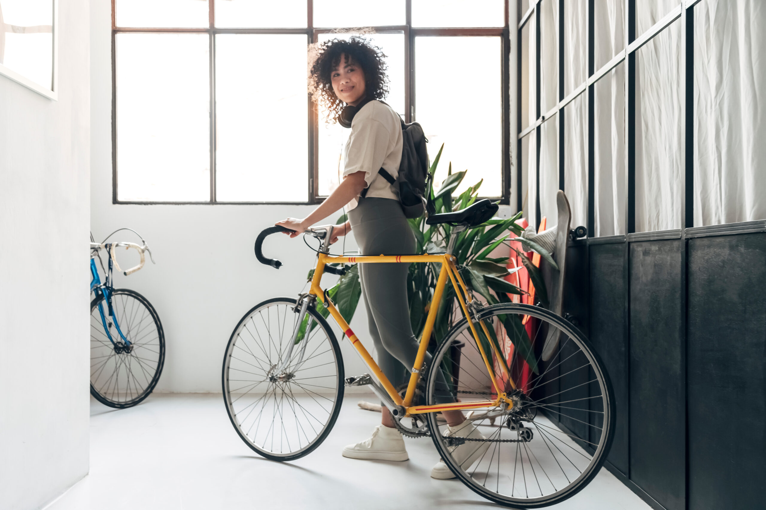 Can you store bikes and strollers in common areas of an apartment building?
