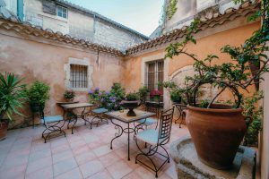4 astuces pour donner un air provençal à votre terrasse !