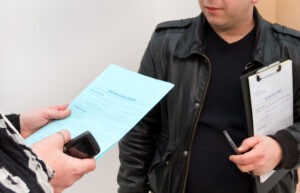 Réaliser un état des lieux soi-même : une fausse bonne idée ?