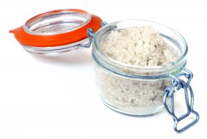 Mila: “Grof zout: 3 onverwachte toepassingen in huis.”