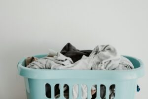 Mila : “Votre linge empeste dans la maison ? J’ai une astuce naturelle…”