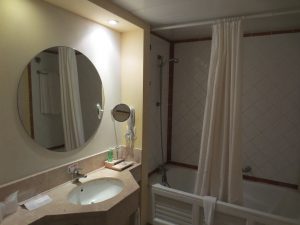 Un miroir rond ? Voici pourquoi ils reviennent à la mode !