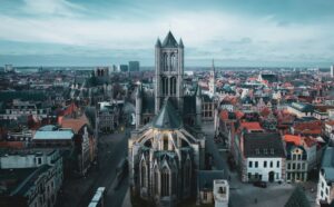Périphérie, semi-rural, villes : où les Belges veulent-ils vraiment habiter ?