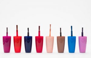 Mila : “Mon astuce rigolote et élégante pour ranger des flacons de vernis !”