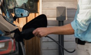 Borne de recharge en copropriété : ce que dit la loi