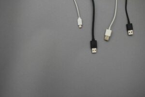 Laisser un chargeur branché : combien ça coûte ?