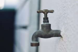 Conduite d’eau gelée : pouvez-vous demander à votre assurance d’intervenir ?