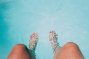 6 conseils pour garder l’eau d’une petite piscine propre