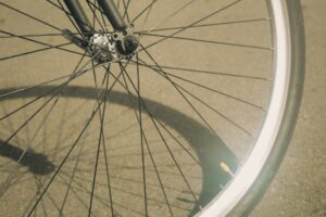 Mila : “recycler une jante de vélo dans son portail !”