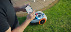 Insolite : l’intelligence artificielle débarque dans les… tondeuses ! A quel prix ?