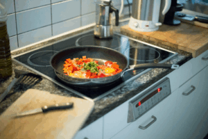 Taque de cuisson : pourquoi privilégier la taque à induction ?