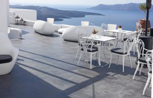 Comment entretenir sa terrasse en béton ? 5 conseils faciles !