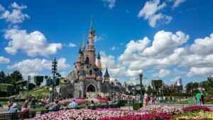Euro Disney verkoopt een… plein in het Franse Serris!