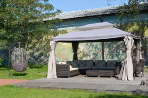 4 conseils pour bien choisir sa tonnelle de jardin !