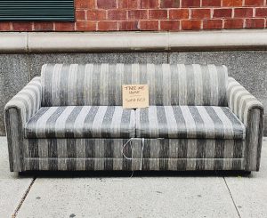 Avant de jeter votre vieux canapé, lisez ceci !